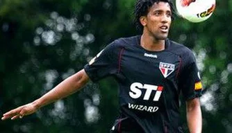 O lateral Cortez, durante treino do São Paulo, no CT
