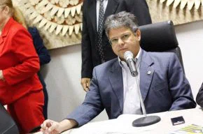 O relator da mensagem do governador do Estado foi o deputado Gustavo Neiva (PSB).