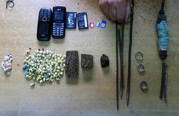 Objetos encontrados na revista(Imagem:Reprodu&ccedil;&atilde;o)