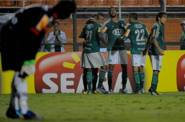 Palmeiras venceu após ficar três jogos sem vitória nem gol, mas recebeu vaias por jogar mal mesmo com dois a mais(Imagem:Reprodução)