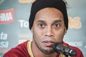 Para Ronaldinho, Atlético-MG terá que atacar mais