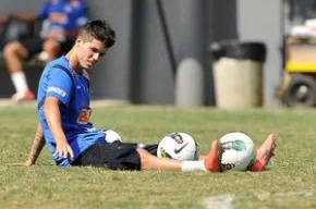 Patito Rodriguez diz que precisa evoluir em campo