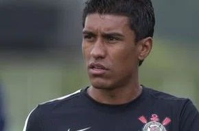 Paulinho, em treino do Corinthians, no CT