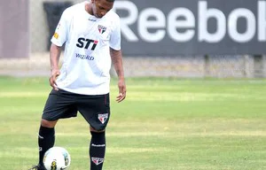 Paulo Miranda tentou treinar, mas sentiu o joelho