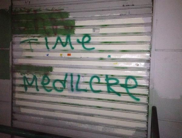 Pichação mostra insatisfação com o time do Palmeiras(Imagem:Reprodução)