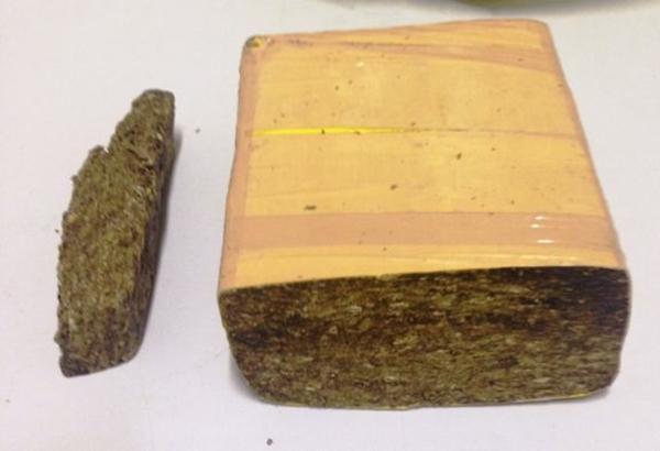 Pol&iacute;cia apreende tabletes de maconha(Imagem:Reprodu&ccedil;&atilde;o)