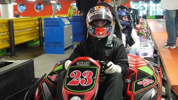 Polon&ecirc;s Robert Kubica pilotou kart em mar&ccedil;o deste ano, na It&aacute;lia(Imagem:Reprodu&ccedil;&atilde;o)