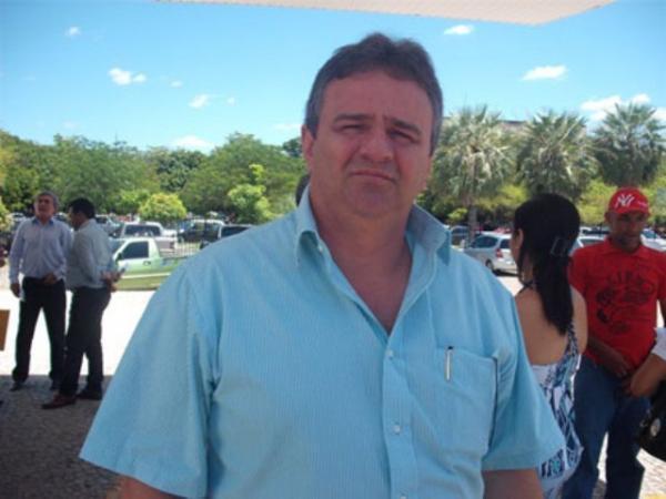Ex-prefeito Bismarck de Área Leão