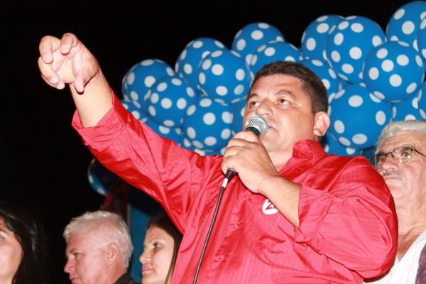 prefeito de Dirceu Arcoverde, no Piauí Carlos Gomes de Oliveira (PR), o Carlão(Imagem:Reprodução)
