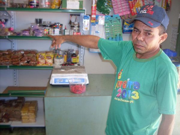Proprietário do supermercado Macedo(Imagem:Chagas Silva)