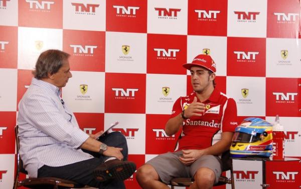 Reginaldo Leme entrevista Fernando Alonso no Linha de Chegada (Imagem:Reprodução)