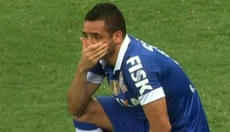 Renato Augusto, saiu chorando do campo