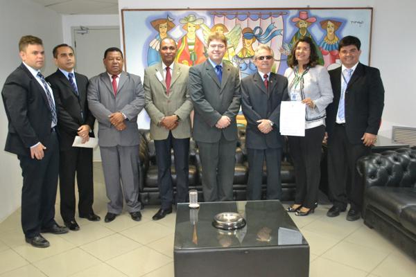 Representantes do TRE e da Câmara de Teresina.(Imagem:Divulgação)