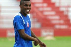 Rhayner garante presença contra o Atlético-GO