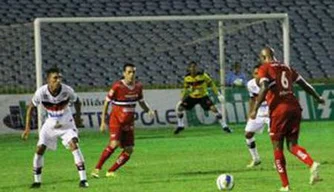 River derrota o Flamengo por 2 x 0 no estádio Albertão