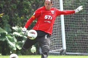 Rogério Ceni é arma do Tricolor para avançar à fina