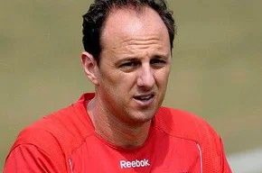 Rogério Ceni renova com o São Paulo