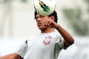 Romarinho, durante treino no CT do Corinthians