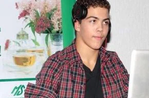Ronald vai assinar com a Naja Extreme