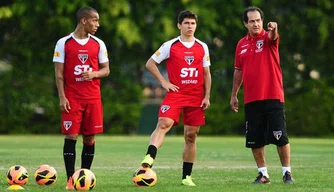 São Paulo prepara a lista de jogadores