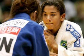 Sarah fica com a prata no World Masters de Judô, depois de uma advertência