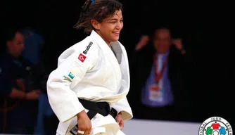 Sarah Menezes vence torneio em Cuba e dá entrevista motivada
