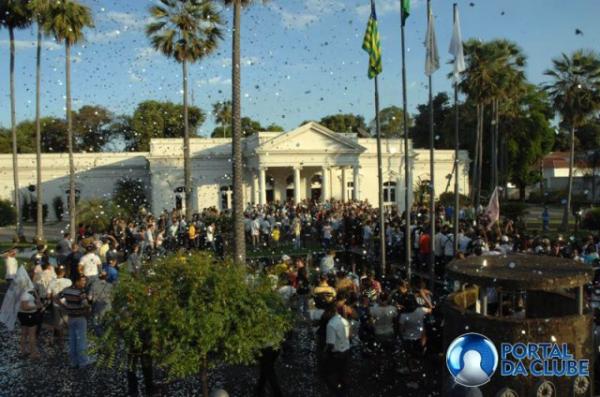 Sarah recebe homenagem no Karnak.(Imagem:Gil Oliveira.)