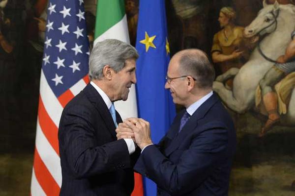 Secretário de Estado dos EUA John Kerry com o primeiro-ministro italiano Enrico Letta antes de uma reunião .(Imagem:Reprodução)