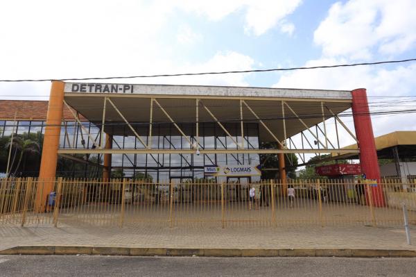 Sede do Detran, em Teresina.(Imagem:Lucas Dias)