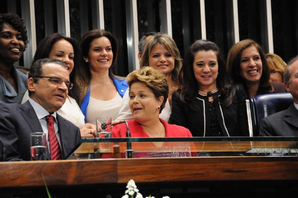 Sessão solene em que foi entregue o relatório final da Comissão Parlamentar Mista de Inquérito (CPMI) da Violência contra a Mulher à presidente Dilma Rousseff. (Imagem:Alexandre Amarante)