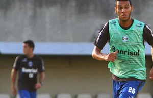 Souza atuará como primeiro volante no Recife