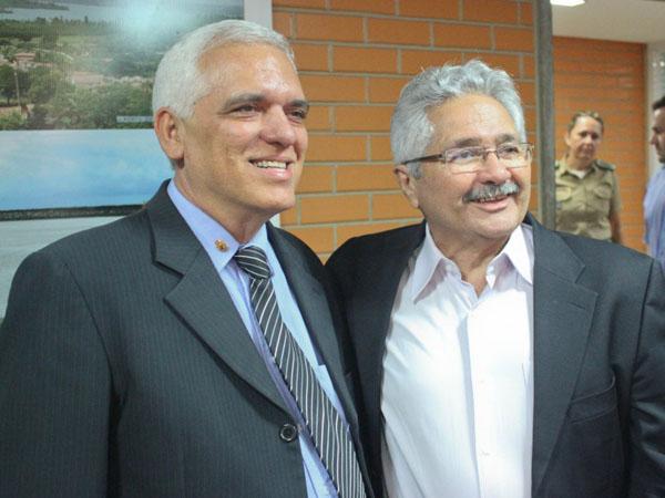 Them&iacute;stocles Filho (PMDB) e Elmano F&eacute;rrer (PTB). (Imagem:Divulga&ccedil;&atilde;o)