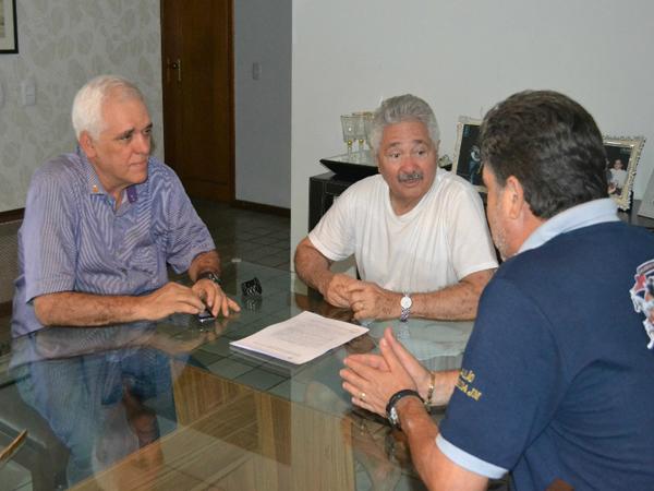 Themístocles Filho trata sobre a seca com senador Elmano Ferrer(Imagem:Divulgação)