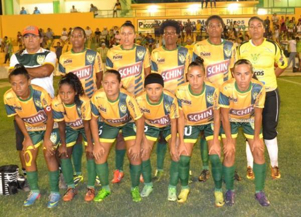 Time feminino de Picos.(Imagem:Jos&eacute; Maria Barros)