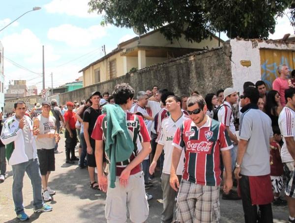 Torcida do Fluminense fez fila e festa no Independ&ecirc;ncia(Imagem:Rafael Cavalieri / Globoesporte.com)