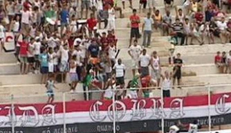 Torcida do Serra, no Estádio Robertão