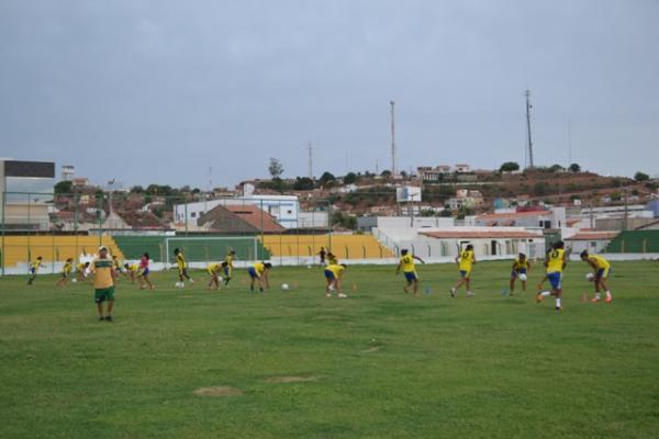 Treinamentos est&atilde;o sendo realizados pela manh&atilde; e a tarde.(Imagem:Jos&eacute; Maria Barros)