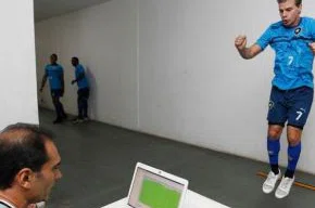 Túlio durante o teste de saltos realizado pelos fisiologistas do Bota