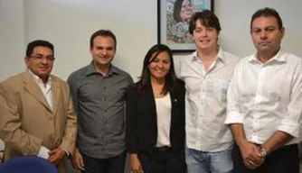 Valdemir Virgino, Mainha, Celene Fernandes, Caio Prado e o vereador Jeová Alencar.