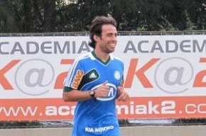 Valdivia está à disposição: boa notícia para Felipão