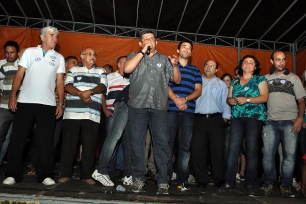 Vice- Governador discursa ao lado de Luis Menezes(Imagem:Ascom)