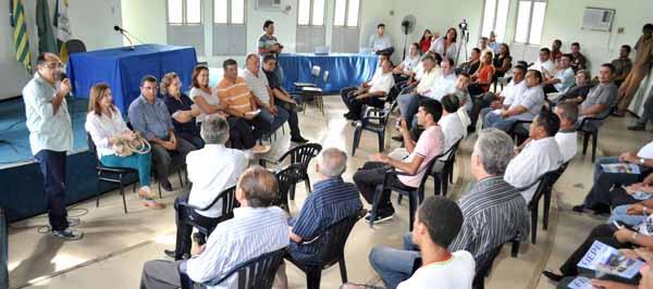 Vice-governador Zé Filho em reunião com lideranças do PMDB.(Imagem:Divulgação)