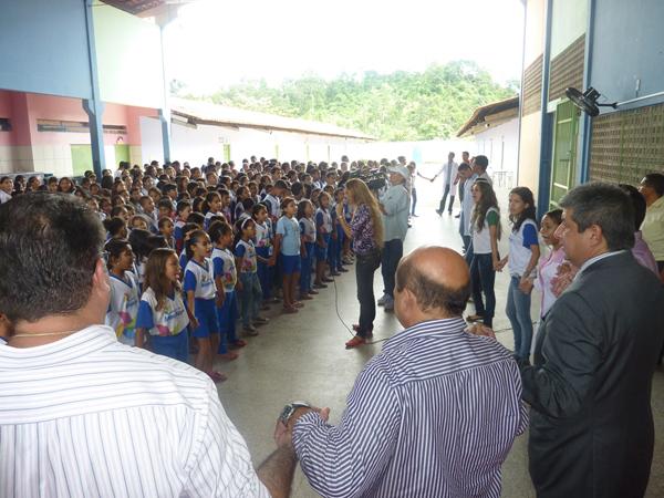Vice-governador Zé Filho em visita a escola Meio Norte (Imagem:Divulgação)