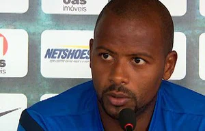 Volante atuou pelo Bahia em 73 partidas entre 2011 e 2012