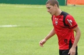 Wesley, durante o treino no CT do Vitória: atacante é a única novidade na equipe
