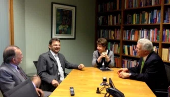 Wilson Martins em reunião com a diretora do Bird no Brasil, Deborah Wetzel