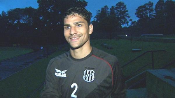 Zagueiro Ferron evita comparações com duelo pelo Paulistão no Pacaembu(Imagem:Reprodução)