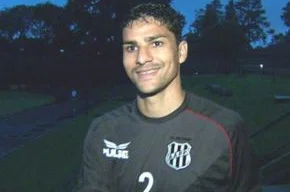 Zagueiro Ferron evita comparações com duelo pelo Paulistão no Pacaembu