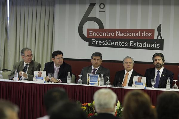 Z&eacute; Filho com Michel Temer e o Presidente Nacional do PMDB, Valdir Raupp.(Imagem:Divulga&ccedil;&atilde;o)