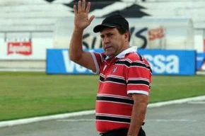 Zé Teodoro dá adeus ao Santa Cruz
